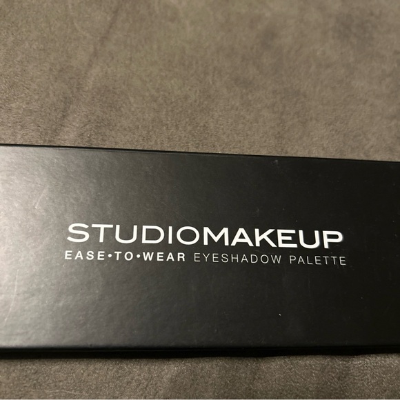 STUDIO MAKEUP LIMITED EDITION Ease To Wear Eyeshadow Palette 9 color eyeshadow - Picture 12 of 14
